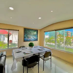 apartamento-clido-y-moderno-en-la-entrada-de-la-zona-hotelera.quintano-roohotels.com/