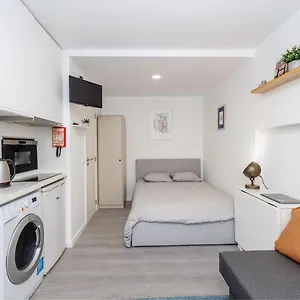 https://beautiful-minimalist-studio-in-downtown-lisbon.hotels-lisbon-portugal.com